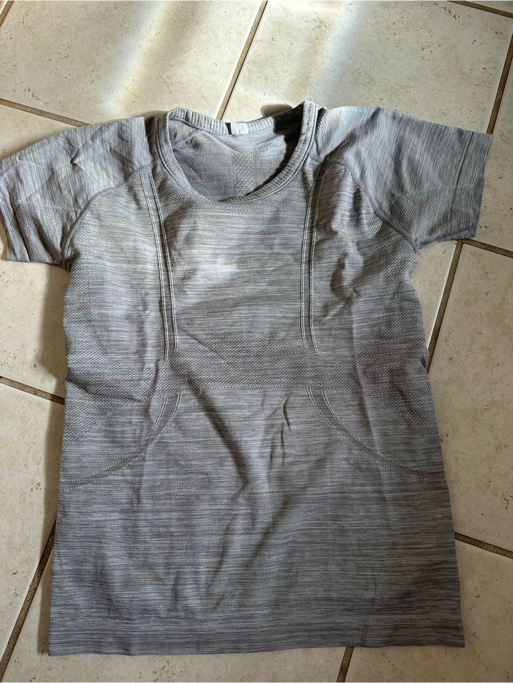 lululemon athletica Heather Gray Short Sleeve Tee